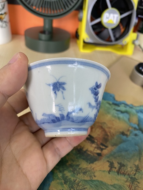 古玩陶瓷青花花卉紋杯真品鑒賞圖