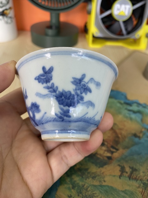 古玩陶瓷青花花卉紋杯真品鑒賞圖