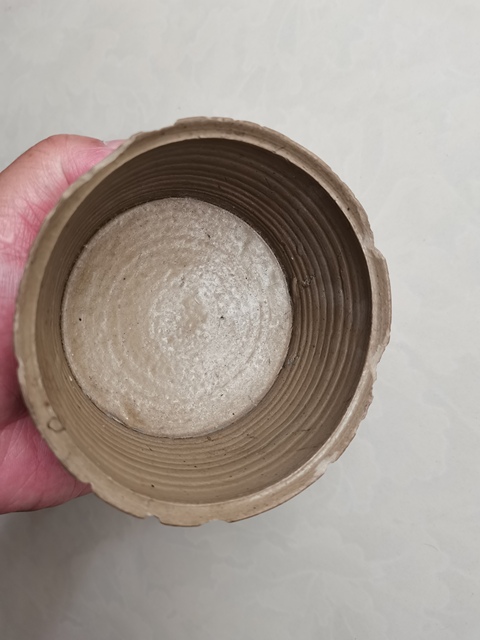 古玩陶瓷原始青瓷弦紋平底碗真品鑒賞圖