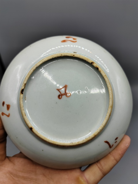 古玩陶瓷同治粉彩盤真品鑒賞圖