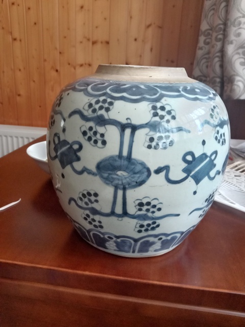 古玩陶瓷雜寶紋青花罐真品鑒賞圖