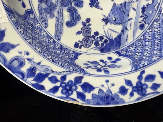 古玩陶瓷松鹿紋青花折沿深盤真品鑒賞圖