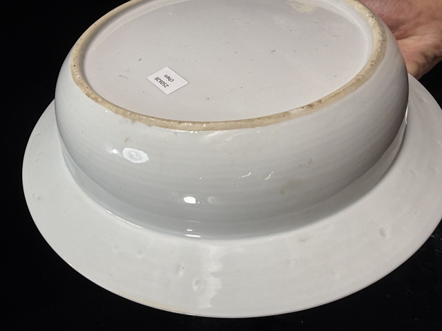 古玩陶瓷松鹿紋青花折沿深盤真品鑒賞圖
