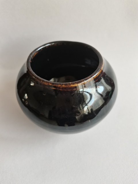 古玩陶瓷黑釉罐真品鑒賞圖