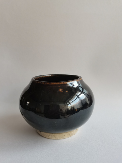 古玩陶瓷黑釉罐真品鑒賞圖