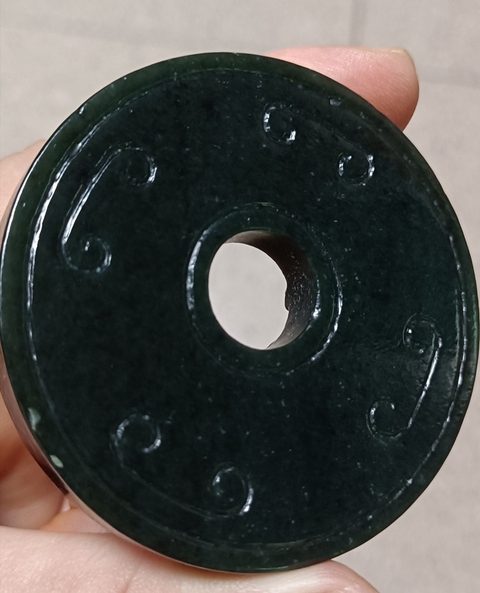 古玩玉器和田玉雕“螭龍紋璧”拍賣,當(dāng)前價(jià)格6000元