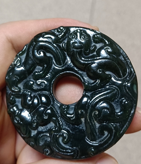 古玩玉器和田玉雕“螭龍紋璧”拍賣,當(dāng)前價(jià)格6000元