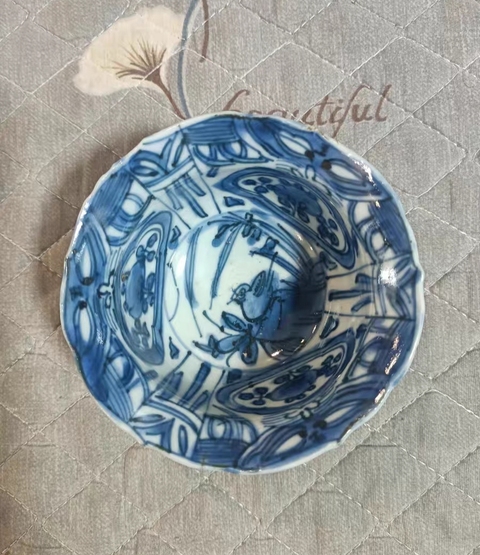 古玩陶瓷青花花鳥紋折沿碗真品鑒賞圖