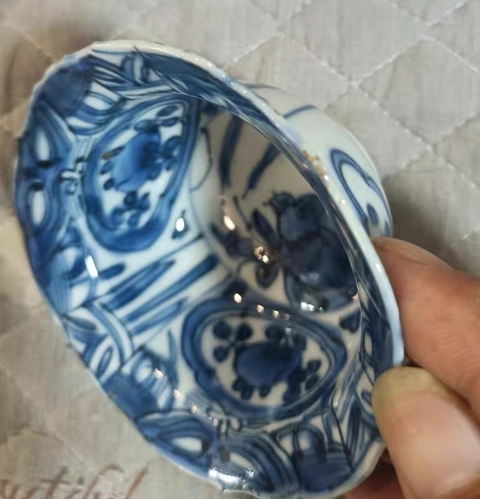 古玩陶瓷青花花鳥紋折沿碗真品鑒賞圖