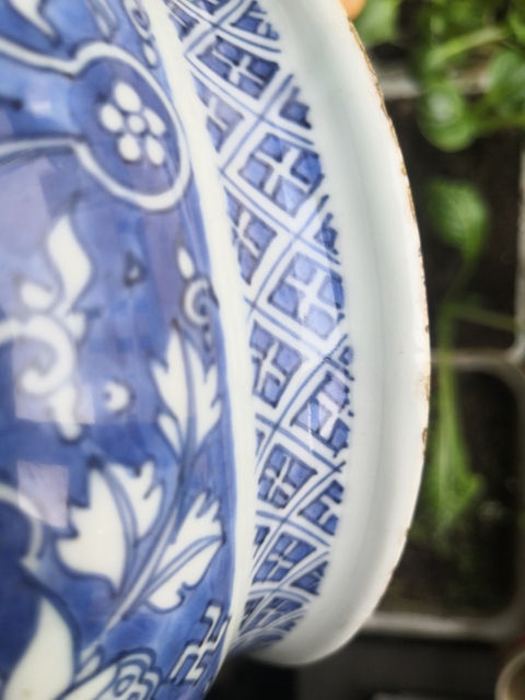 古玩陶瓷花卉紋青花圈足缽式香爐真品鑒賞圖