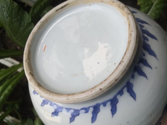 古玩陶瓷花卉紋青花圈足缽式香爐真品鑒賞圖