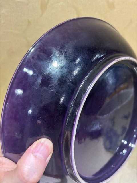 古玩陶瓷茄皮紫盤真品鑒賞圖
