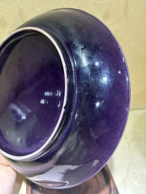 古玩陶瓷茄皮紫盤真品鑒賞圖