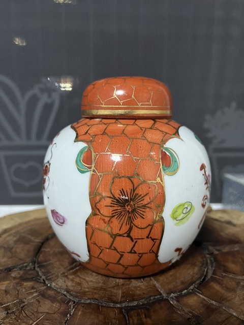 古玩陶瓷珊瑚紅粉彩龍鳳紋罐真品鑒賞圖