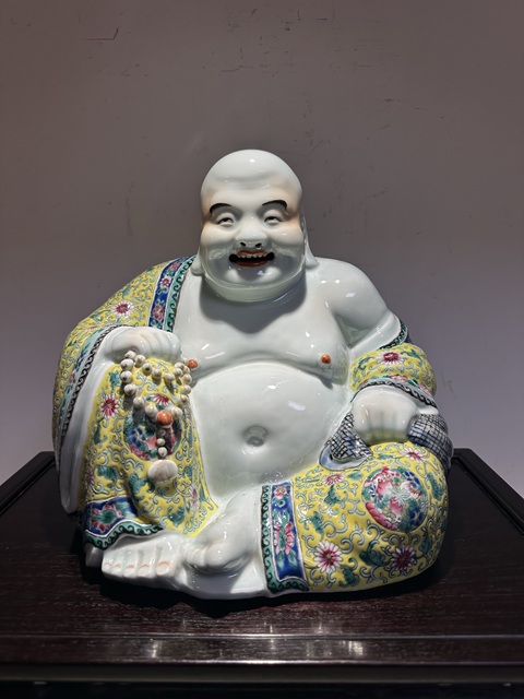古玩陶瓷粉彩花卉紋彌勒笑佛真品鑒賞圖