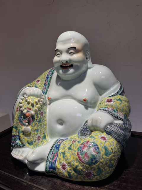 古玩陶瓷粉彩花卉紋彌勒笑佛真品鑒賞圖