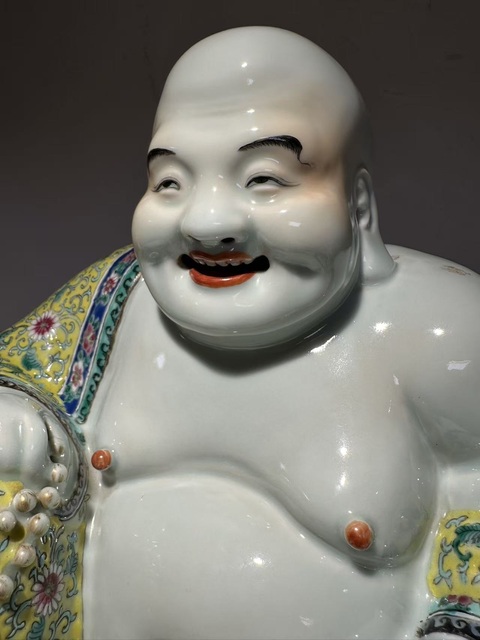 古玩陶瓷粉彩花卉紋彌勒笑佛真品鑒賞圖