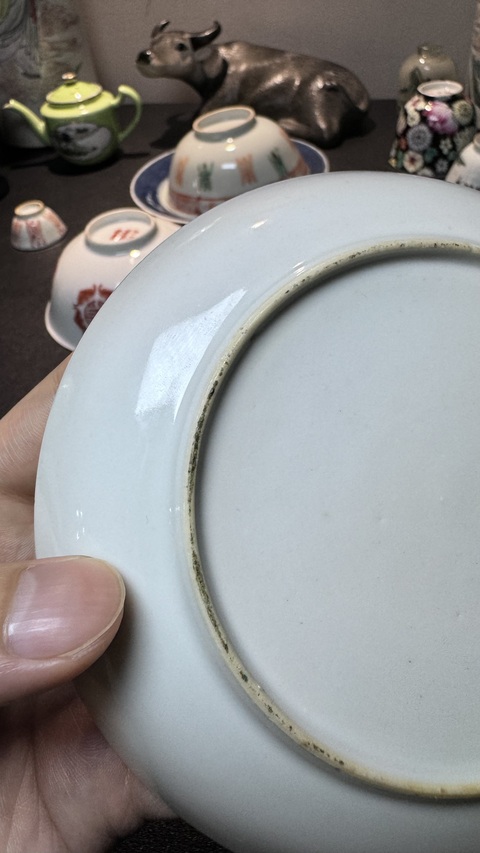 古玩陶瓷乾隆細路廣彩盤真品鑒賞圖