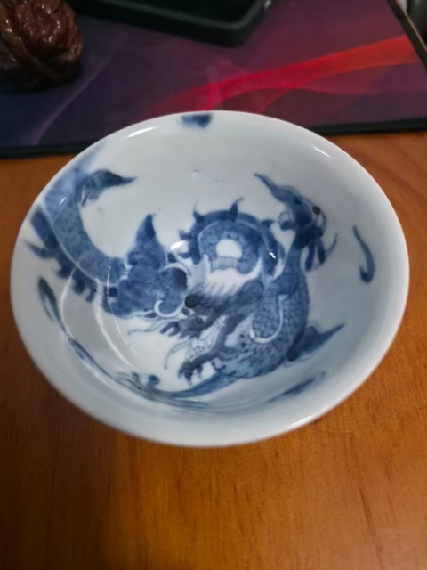 古玩陶瓷青花過墻龍茶杯真品鑒賞圖
