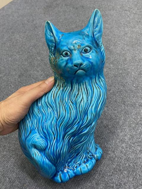 古玩陶瓷孔雀藍釉花貓擺件真品鑒賞圖