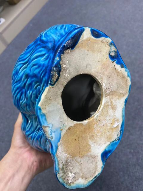 古玩陶瓷孔雀藍釉花貓擺件真品鑒賞圖