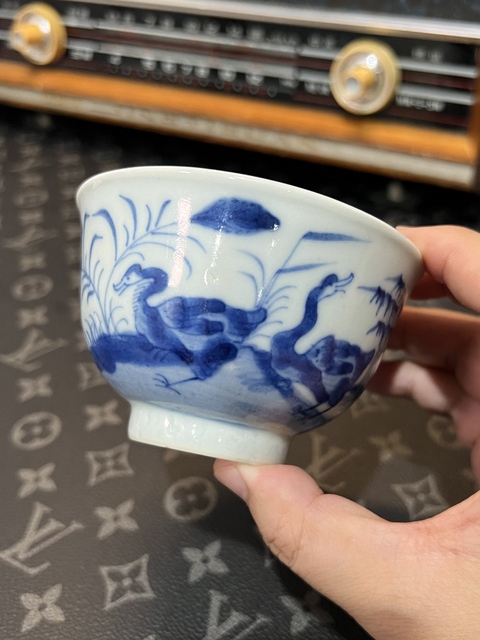 古玩陶瓷飛鳴食宿蘆雁紋青花杯真品鑒賞圖