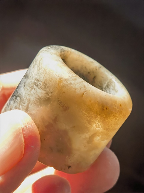 古玩玉器岫玉雕“素紋扳指”真品鑒賞圖
