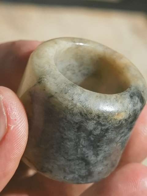 古玩玉器岫玉雕“素紋扳指”真品鑒賞圖