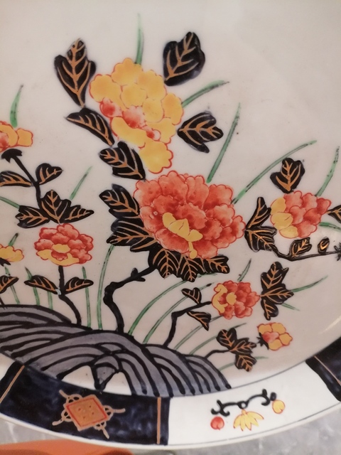 古玩陶瓷花卉紋盤真品鑒賞圖