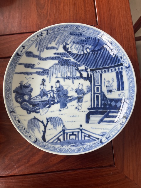古玩陶瓷人物紋青花盤真品鑒賞圖