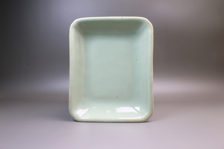 古玩陶瓷清晚期·青釉深腹四方倭角盤拍賣，當(dāng)前價(jià)格300元