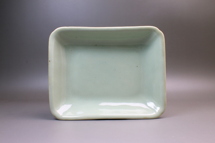 古玩陶瓷清晚期·青釉深腹四方倭角盤拍賣，當(dāng)前價(jià)格300元