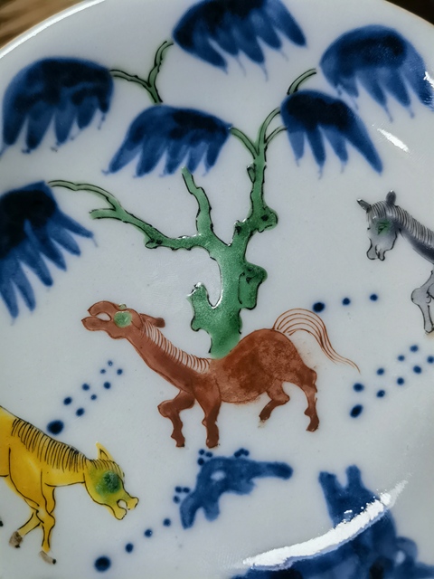 古玩陶瓷青花五彩駿馬圖盤真品鑒賞圖