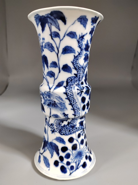 古玩陶瓷青花花觚真品鑒賞圖