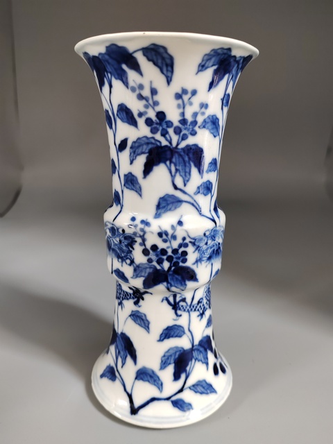 古玩陶瓷青花花觚真品鑒賞圖