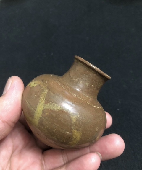 古玩陶瓷宋元時期洪塘窯黃褐釉茶入真品鑒賞圖