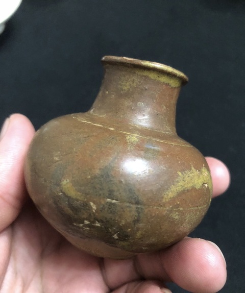 古玩陶瓷宋元時期洪塘窯黃褐釉茶入真品鑒賞圖