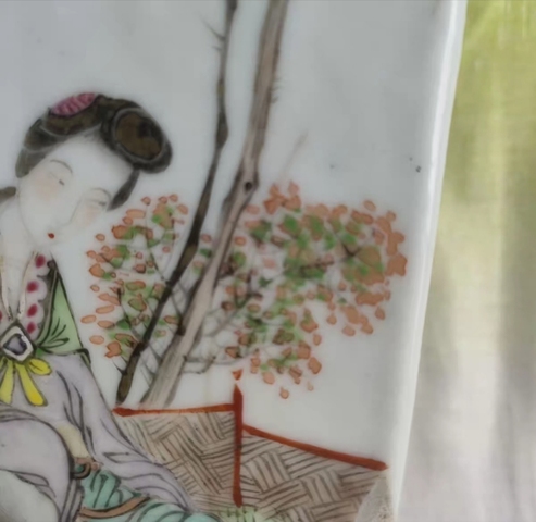 古玩陶瓷粉彩仕女人物紋四方瓶真品鑒賞圖