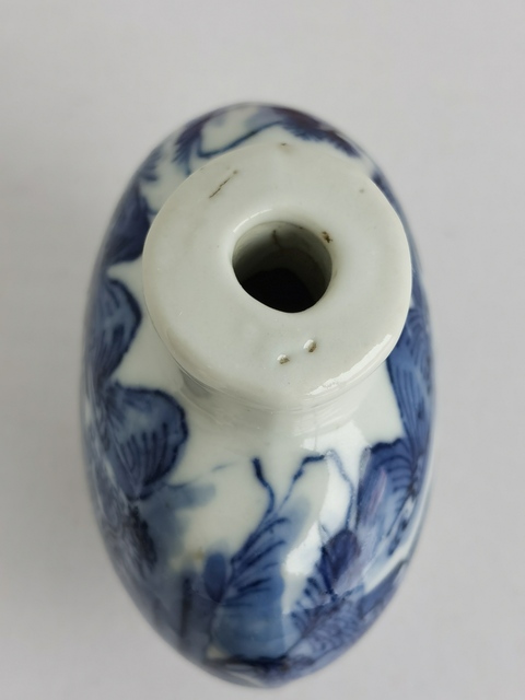 古玩陶瓷青花山水紋鼻煙壺真品鑒賞圖