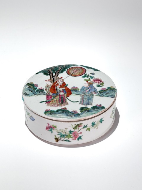 古玩陶瓷人物紋粉彩蓋盒真品鑒賞圖