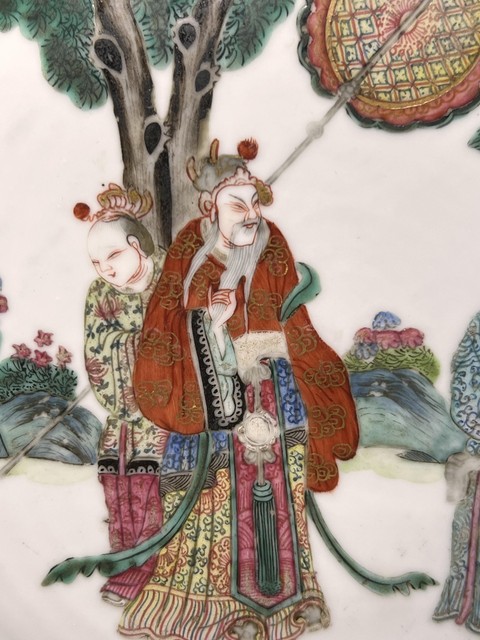 古玩陶瓷人物紋粉彩蓋盒真品鑒賞圖