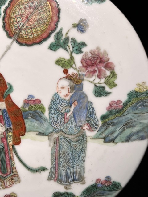 古玩陶瓷人物紋粉彩蓋盒真品鑒賞圖