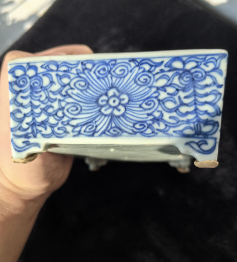 古玩陶瓷青化纏枝蓮水仙盆真品鑒賞圖