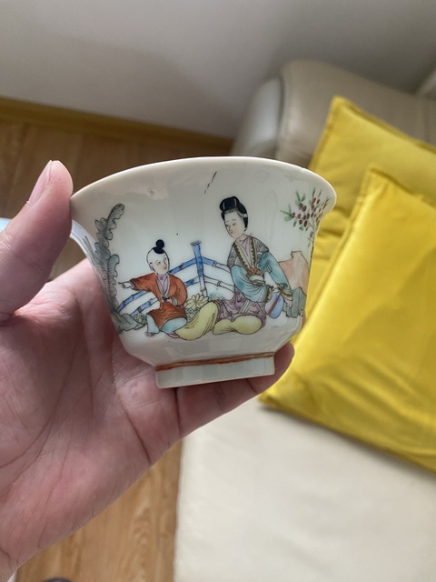 古玩陶瓷粉彩三娘教子圖茶碗真品鑒賞圖