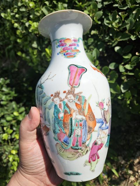 古玩陶瓷粉彩人物故事觀音瓶真品鑒賞圖