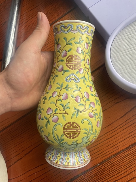 古玩陶瓷粉彩琵琶瓶真品鑒賞圖