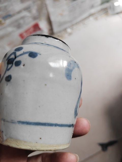 古玩陶瓷明晚期 青花花卉紋小罐真品鑒賞圖