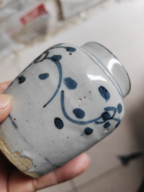 古玩陶瓷明晚期 青花花卉紋小罐真品鑒賞圖