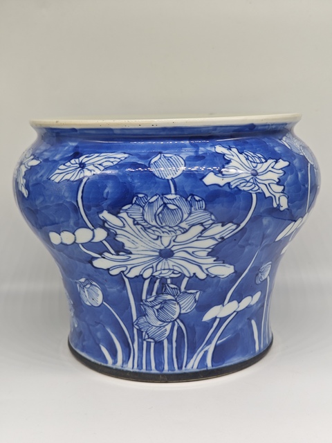 古玩陶瓷青花留白花卉紋馬蹄尊拍賣,當前價格4500元