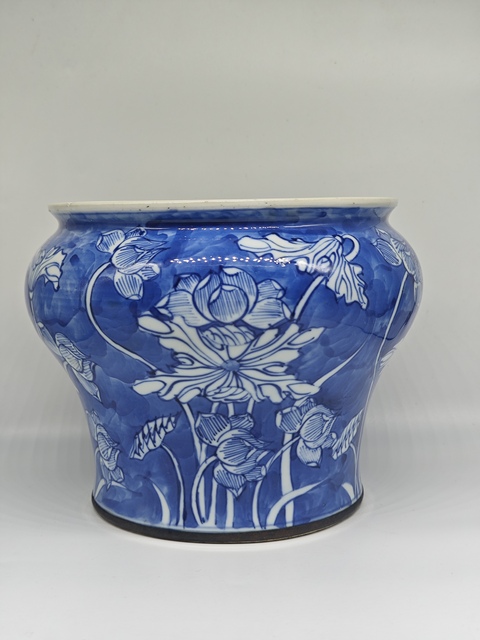 古玩陶瓷青花留白花卉紋馬蹄尊拍賣,當前價格4500元